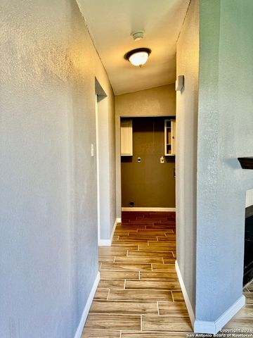 9115 Valley Bend, San Antonio, TX 78250