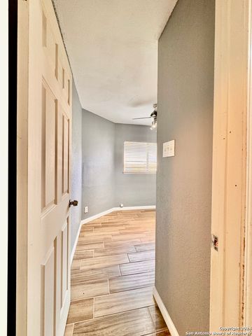 9115 Valley Bend, San Antonio, TX 78250