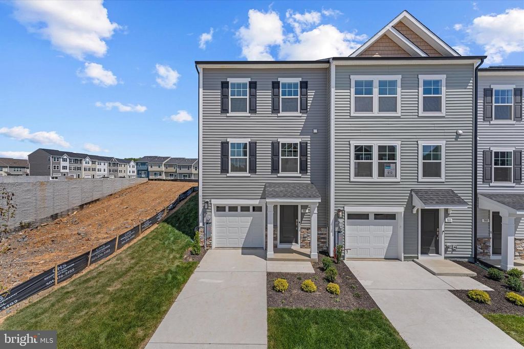 501 FONTANA CIR, Martinsburg, WV 25403