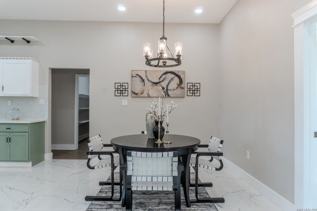 185 E Medium Meadow, Lytle, TX 78052