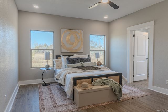 185 E Medium Meadow, Lytle, TX 78052