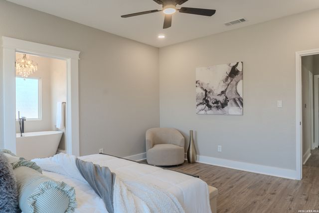 185 E Medium Meadow, Lytle, TX 78052