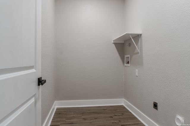 185 E Medium Meadow, Lytle, TX 78052