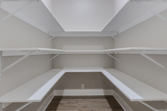 185 E Medium Meadow, Lytle, TX 78052