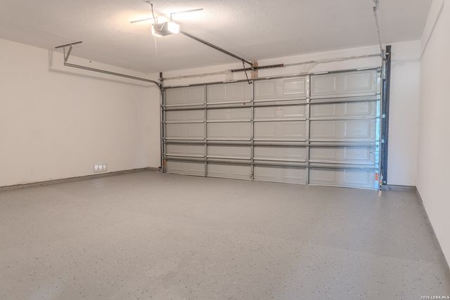 185 E Medium Meadow, Lytle, TX 78052