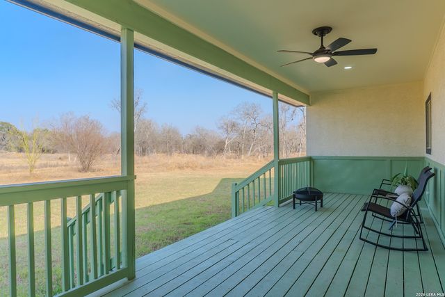 185 E Medium Meadow, Lytle, TX 78052