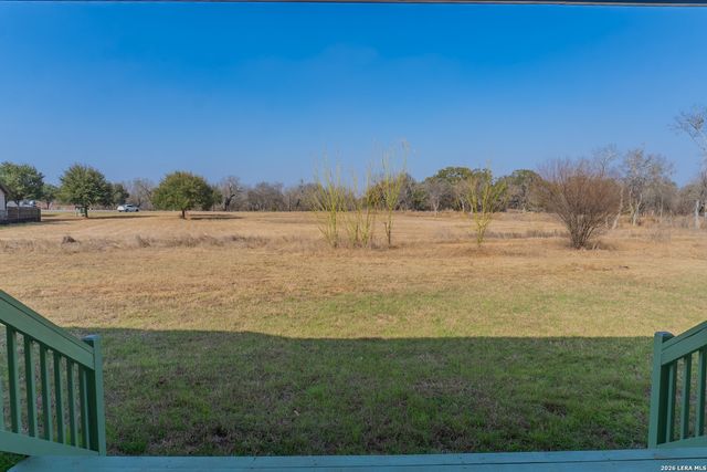 185 E Medium Meadow, Lytle, TX 78052