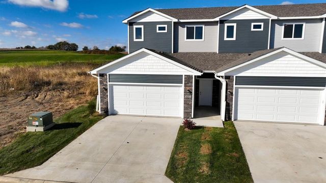 3011 Bracken Place, Norwalk, IA 50211