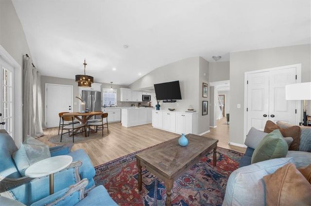 240 Park Bridge Lane, Roswell, GA 30075