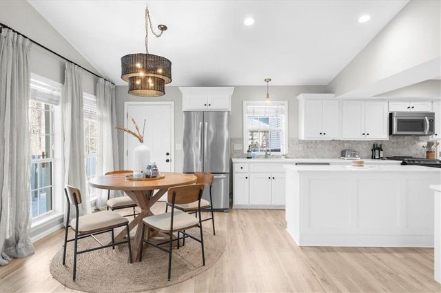 240 Park Bridge Lane, Roswell, GA 30075