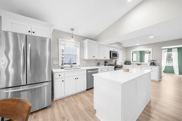 240 Park Bridge Lane, Roswell, GA 30075