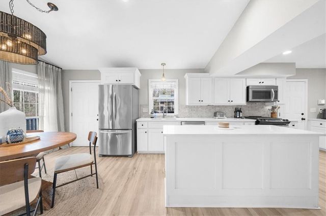 240 Park Bridge Lane, Roswell, GA 30075