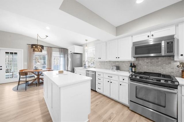 240 Park Bridge Lane, Roswell, GA 30075