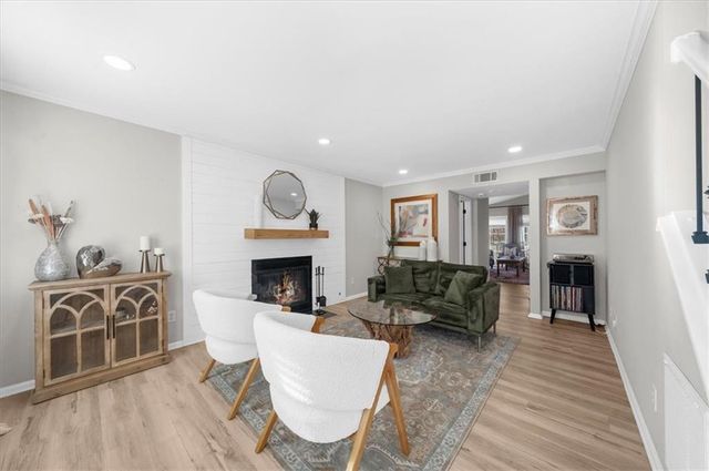 240 Park Bridge Lane, Roswell, GA 30075