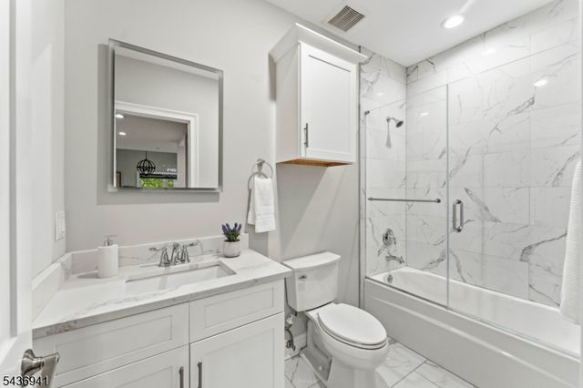 19 Riverbend Ct, New Providence Boro, NJ 07974