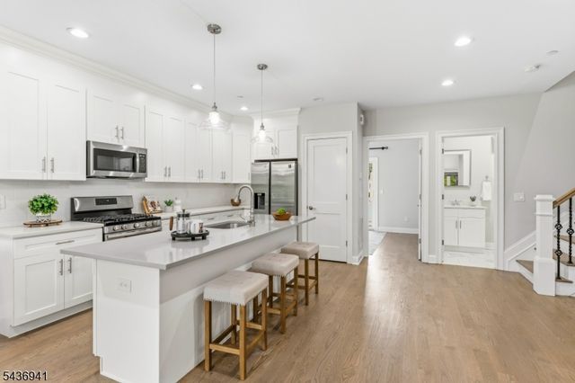 19 Riverbend Ct, New Providence Boro, NJ 07974