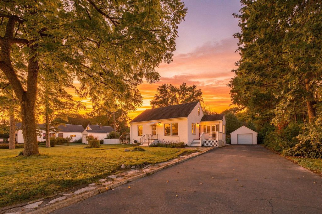 2359 Victoria Street N, Roseville, MN 55113 — exterior