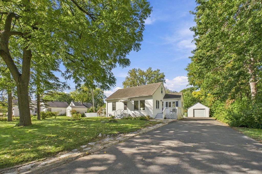 2359 Victoria Street N, Roseville, MN 55113 — photo 2
