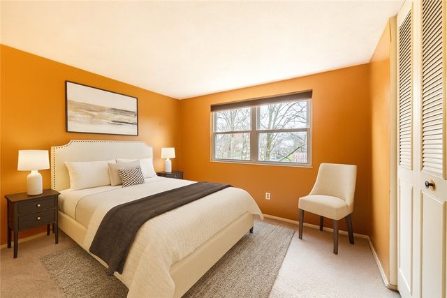 1069 Highfield Rd, Bethel Park, PA 15102