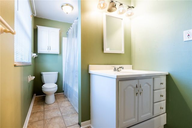 1069 Highfield Rd, Bethel Park, PA 15102