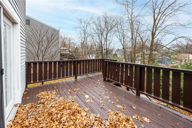 1069 Highfield Rd, Bethel Park, PA 15102