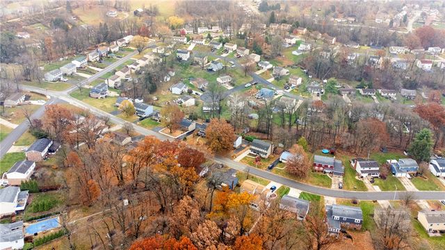 1069 Highfield Rd, Bethel Park, PA 15102