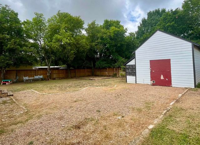 2965 Clovis Avenue, Dallas, TX 75233