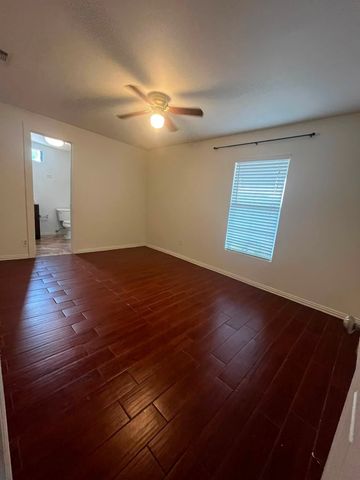 2965 Clovis Avenue, Dallas, TX 75233