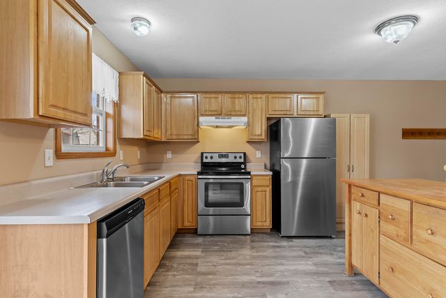 3853 W Lombard Street, Springfield, MO 65802