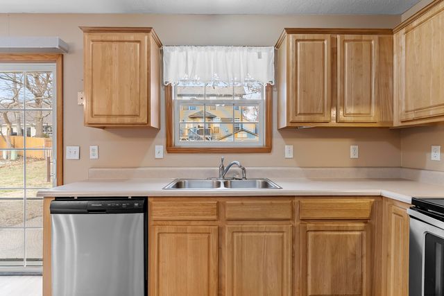 3853 W Lombard Street, Springfield, MO 65802