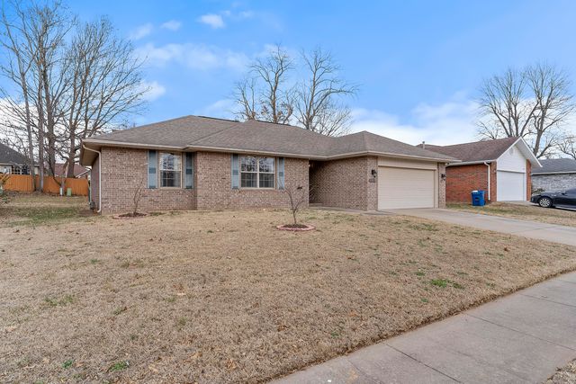 3853 W Lombard Street, Springfield, MO 65802