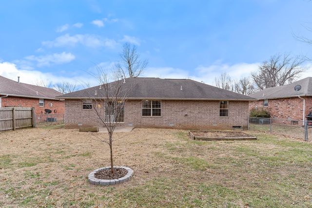 3853 W Lombard Street, Springfield, MO 65802