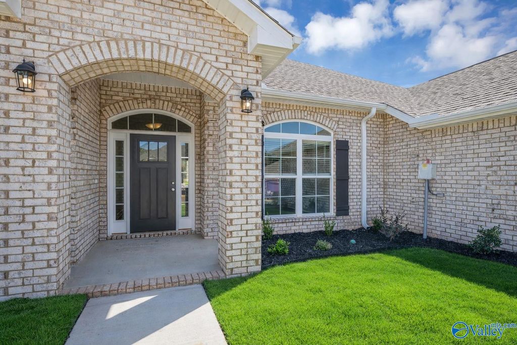 328 Carnation Avenue, Meridianville, AL 35759