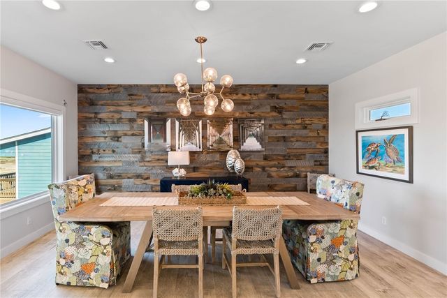 124 Channelview, Rockport, TX 78382