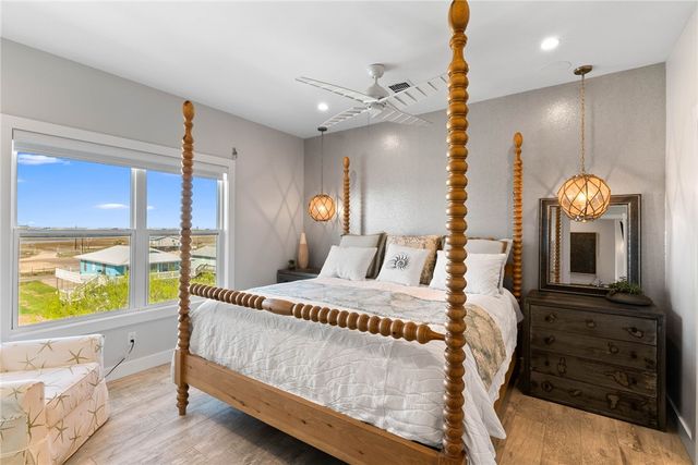 124 Channelview, Rockport, TX 78382