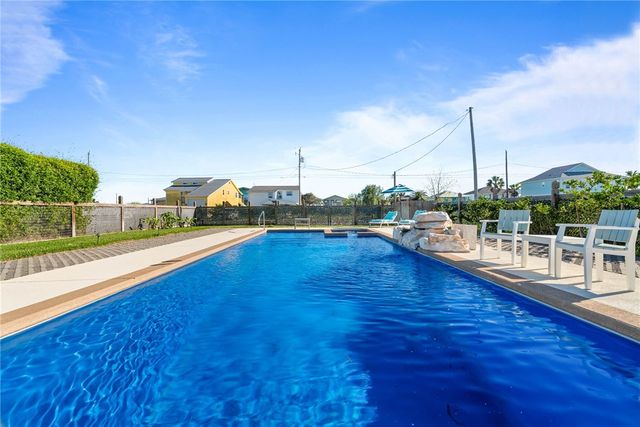 124 Channelview, Rockport, TX 78382