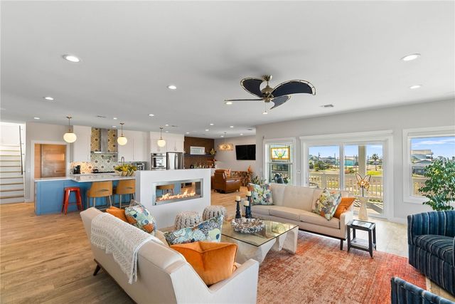 124 Channelview, Rockport, TX 78382