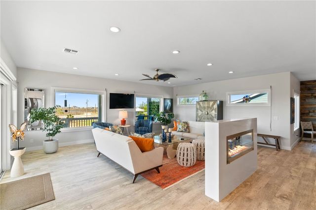 124 Channelview, Rockport, TX 78382