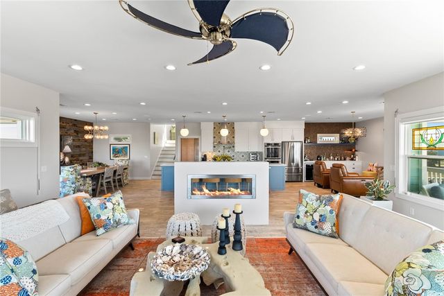 124 Channelview, Rockport, TX 78382