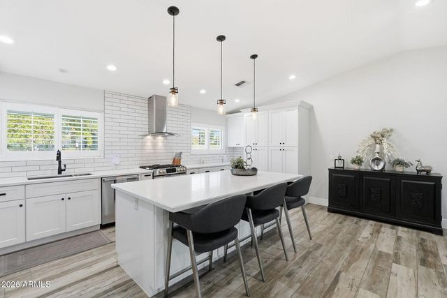 3041 E Elm Street, Phoenix, AZ 85016