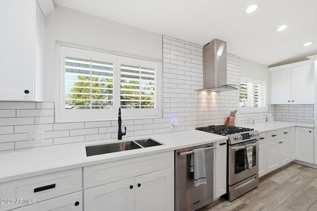 3041 E Elm Street, Phoenix, AZ 85016