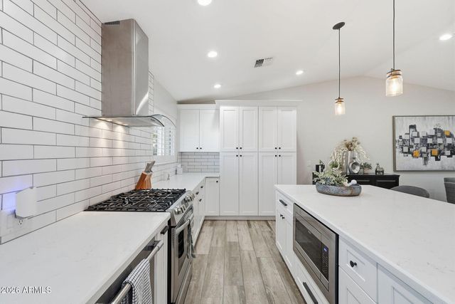 3041 E Elm Street, Phoenix, AZ 85016