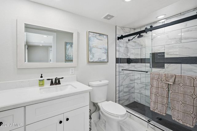 3041 E Elm Street, Phoenix, AZ 85016
