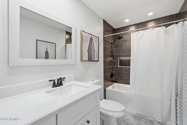 3041 E Elm Street, Phoenix, AZ 85016