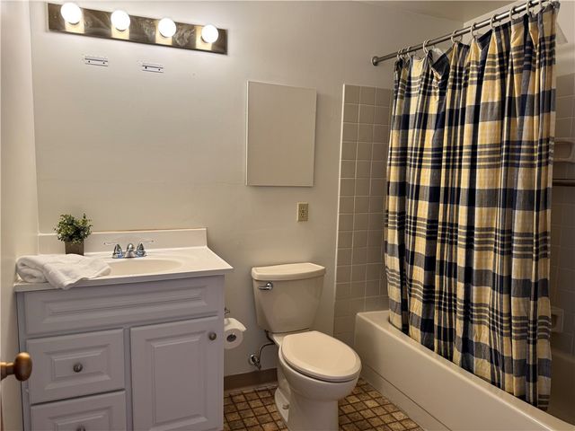 750 Washington Road 409, Mt Lebanon, PA 15228