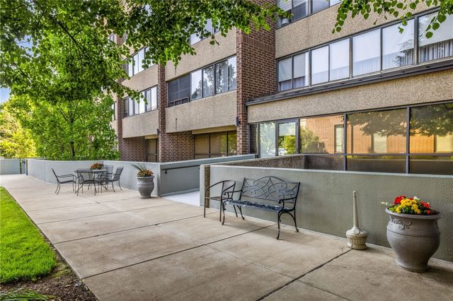 750 Washington Road 409, Mt Lebanon, PA 15228