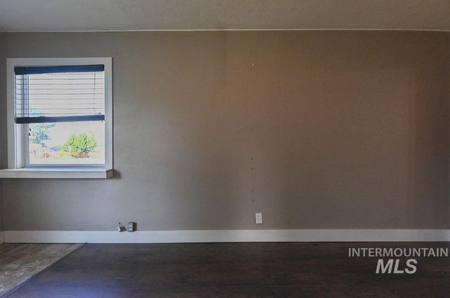 173 NW 7th Ave, Ontario, OR 97914