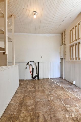 173 NW 7th Ave, Ontario, OR 97914