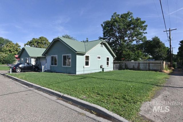173 NW 7th Ave, Ontario, OR 97914