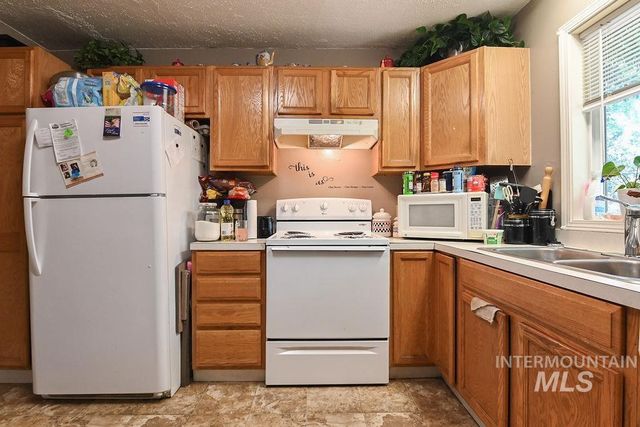 173 NW 7th Ave, Ontario, OR 97914